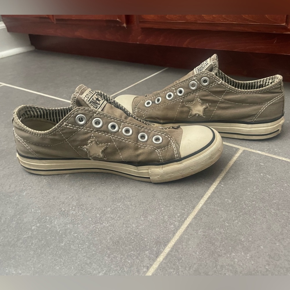 Authentic Converse Grey sneakers. Size 7.5